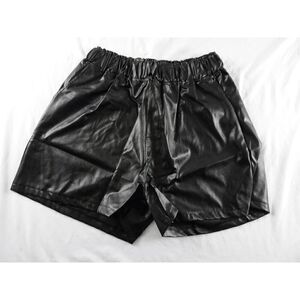 Women Black Faux Leather Short with Pockets Size L